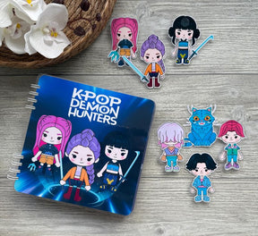 LIVRO INTERATIVO GUERREIRAS DO K-POP E SAJA BOYS